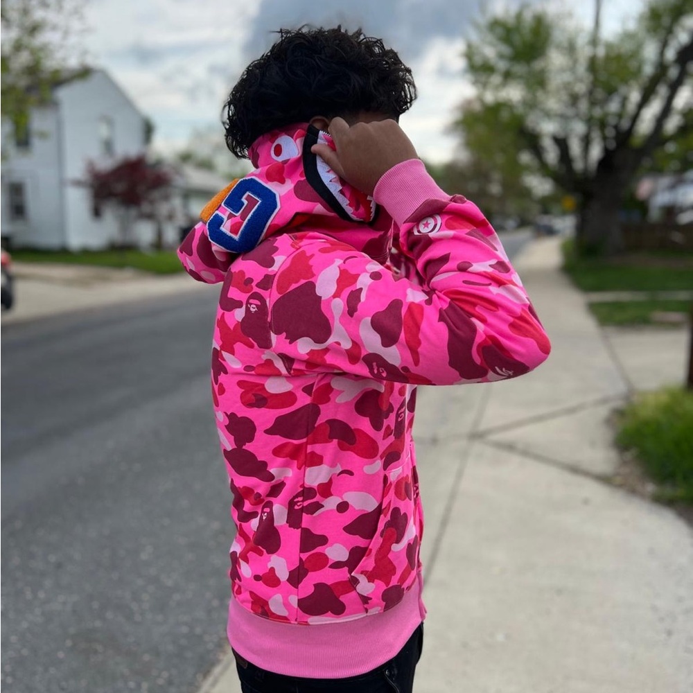 Bape shark pink hoddie💥